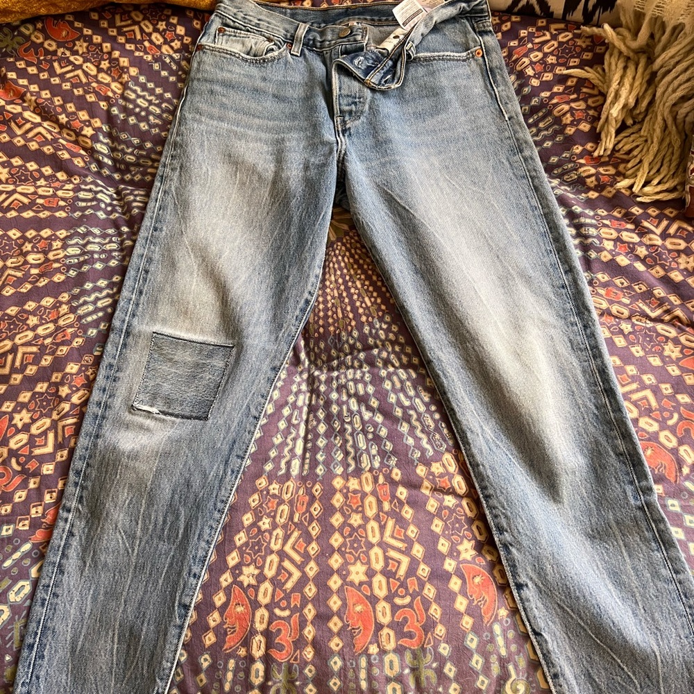 Levi’s Wedgie jean, size 28